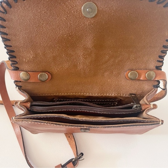 Patricia Nash Bag Torri Tooled Leather Clutch Convertible Crossbody Floral Tan - Picture 9 of 15